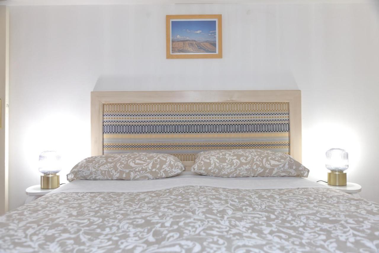 Sunny Flat - Self Apartments تْشيفالو المظهر الخارجي الصورة