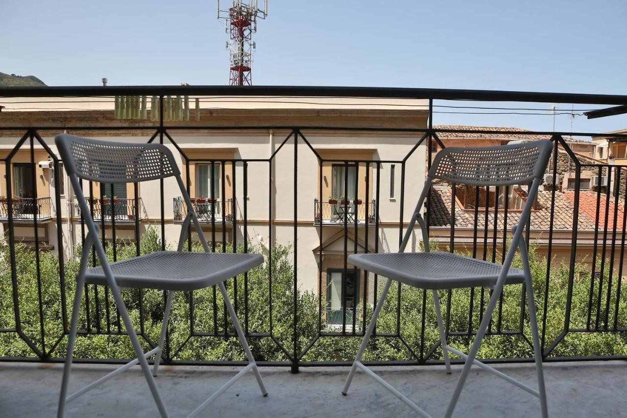 Sunny Flat - Self Apartments تْشيفالو المظهر الخارجي الصورة