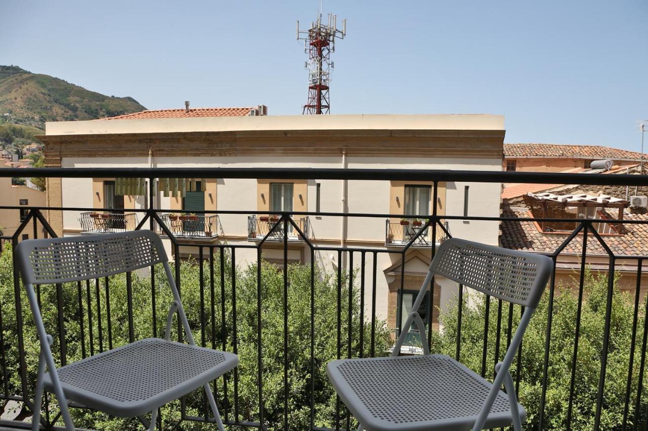 Sunny Flat - Self Apartments تْشيفالو المظهر الخارجي الصورة